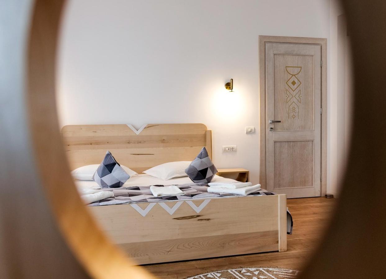 Bed and Breakfast Conacul Olarilor Baia de Fier Exterior foto