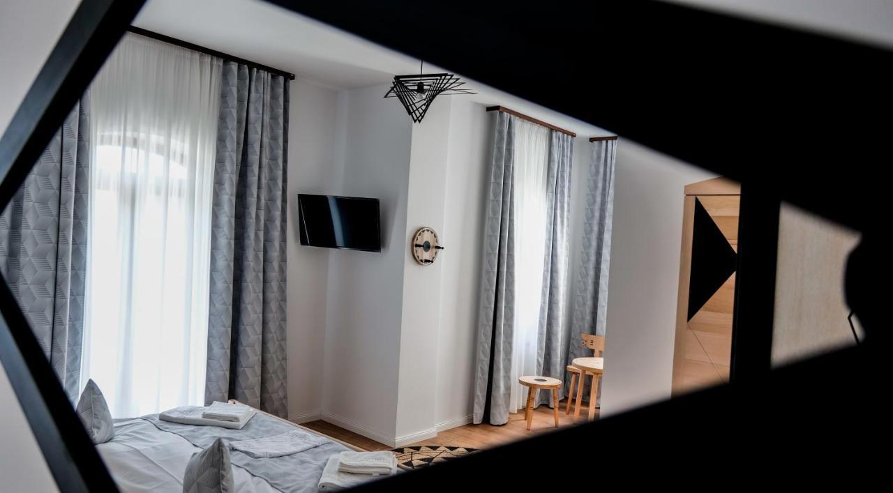 Bed and Breakfast Conacul Olarilor Baia de Fier Exterior foto