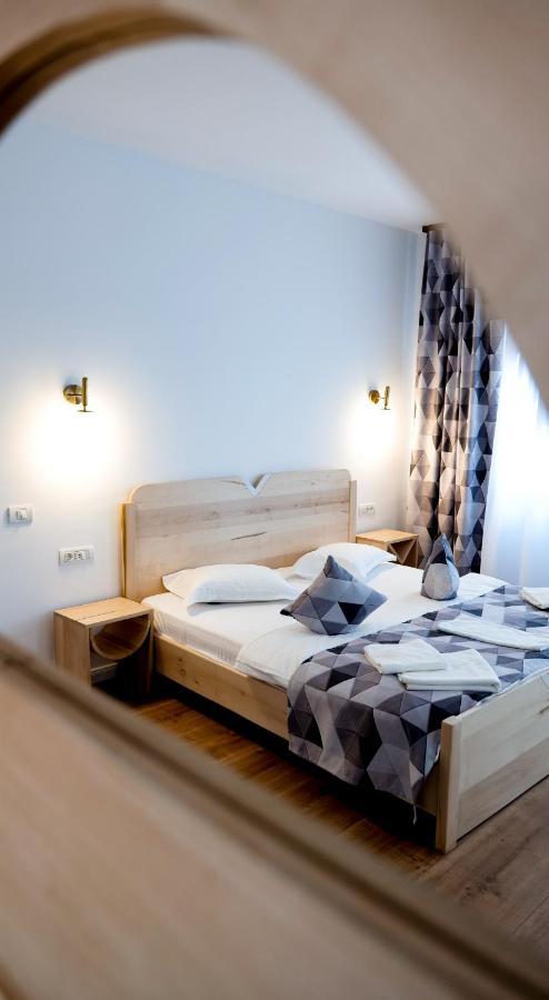 Bed and Breakfast Conacul Olarilor Baia de Fier Exterior foto