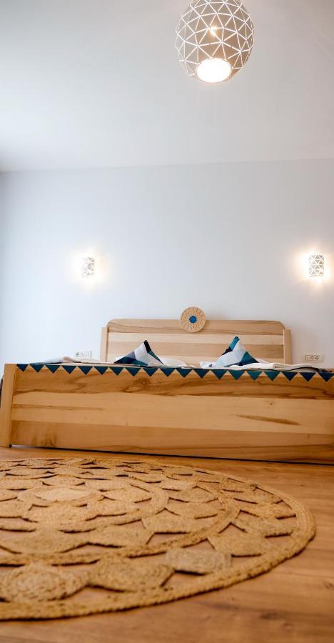 Bed and Breakfast Conacul Olarilor Baia de Fier Exterior foto