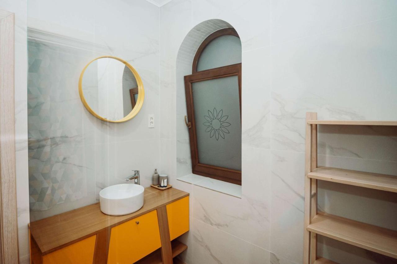 Bed and Breakfast Conacul Olarilor Baia de Fier Exterior foto