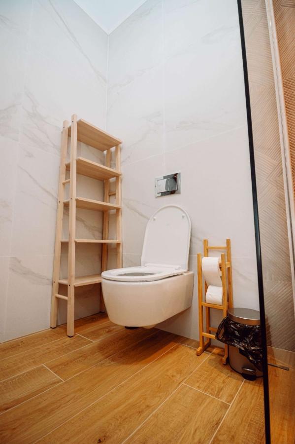 Bed and Breakfast Conacul Olarilor Baia de Fier Exterior foto